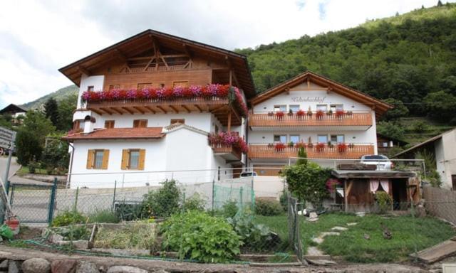 Ferienwohnungen Kaltenbachhof - Urlaub auf dem Biobauernhof Partschins Exterior foto